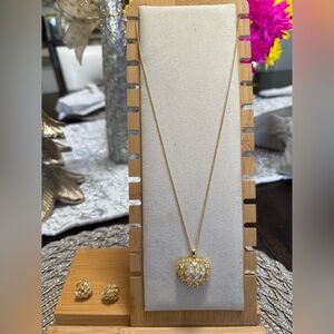 Elegant Gold Heart Pendant Necklace